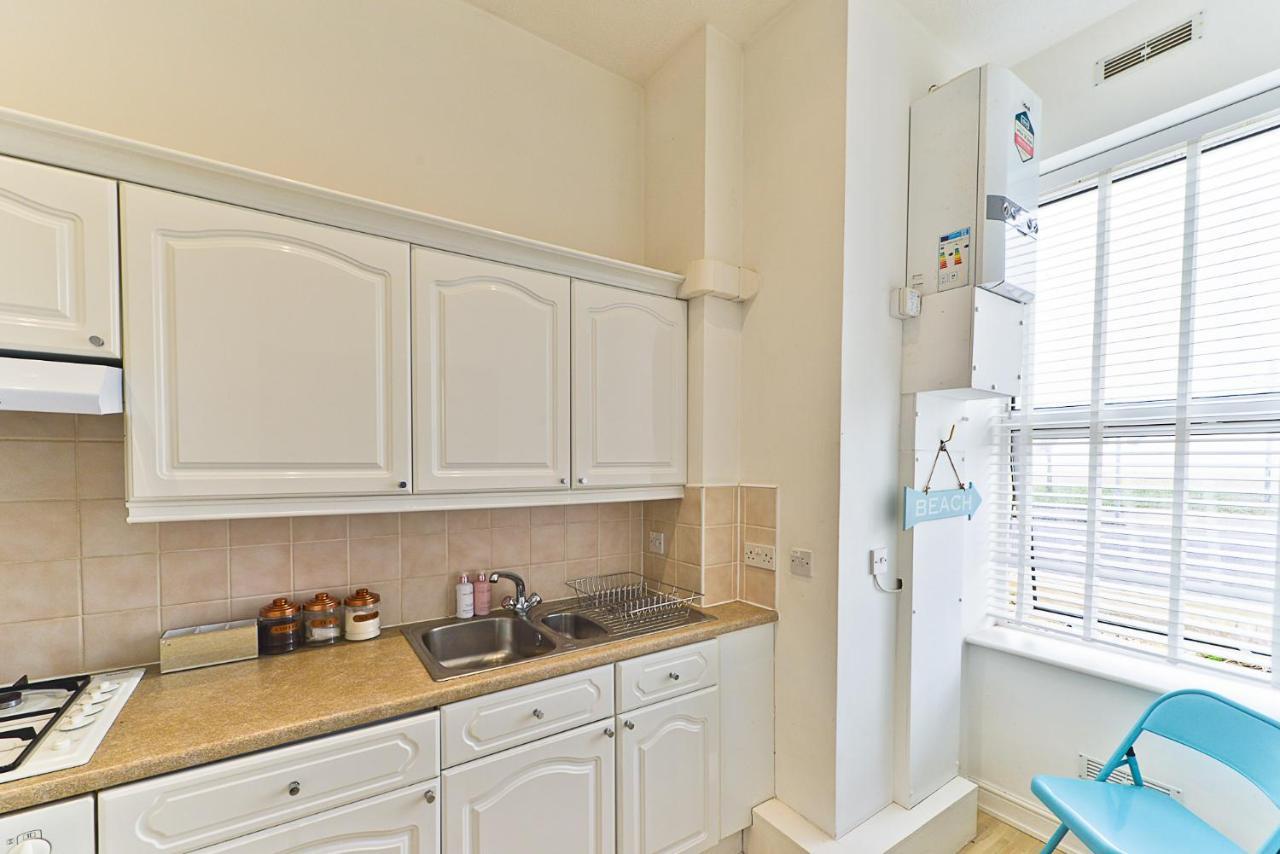 Ocean View Apartment Уърдинг Екстериор снимка